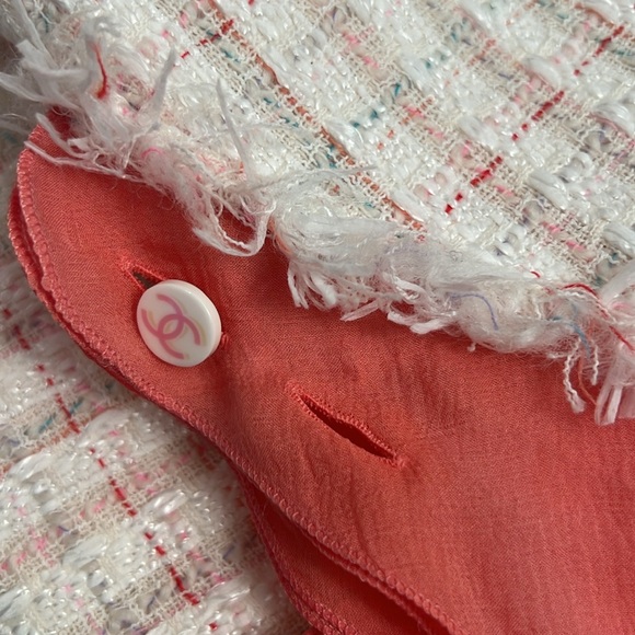 CHANEL cream Coral Jacket with Silk blouse like trim Shirt CC Cufflinks Size 44 - Picture 14 of 14